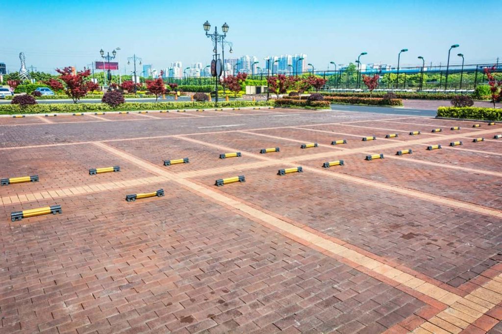 area monumen perjuangan bandung  yang terpasang conblock